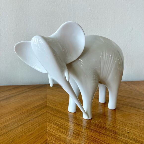Royal Dux Elephant Vintage Ceramic Figurine Sculpture Statue Jaroslav Jezek - Picture 1 of 8